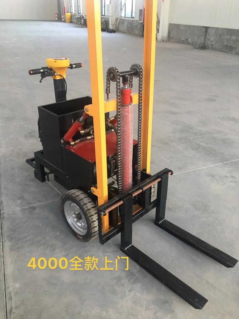 工厂清库存，小型电动叉车——搬运好帮手